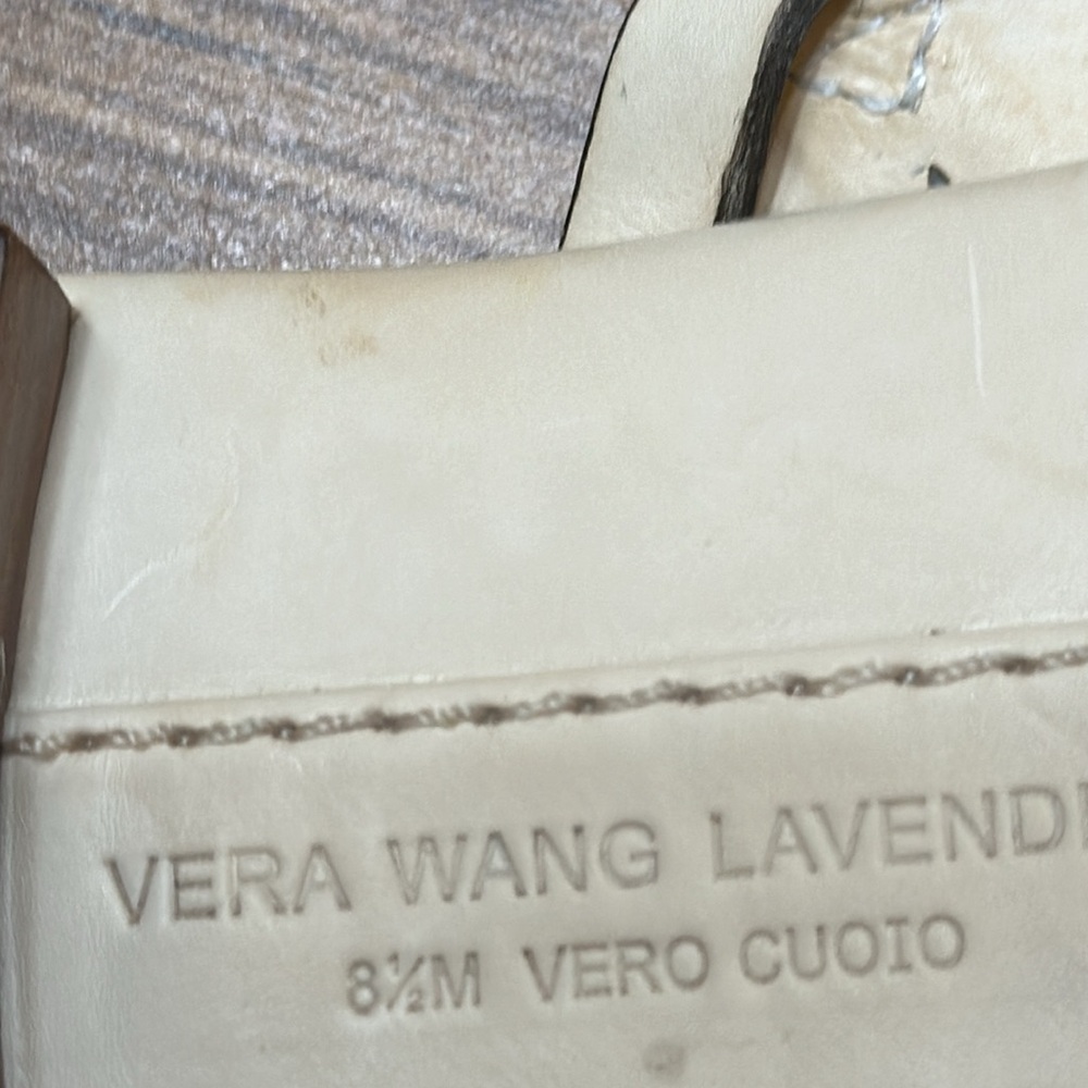 Vera Wang Lavender Cream Leather Sandals - 8 1/2 - Picture 11 of 11